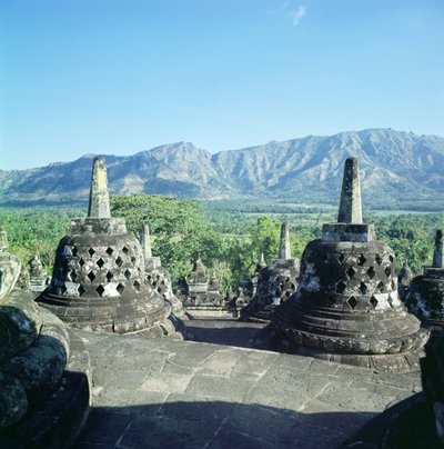 View of the Three Circular Terraces with Latticed Stupas or Dagobs, Erected c.800 by Unbekannt Unbekannt